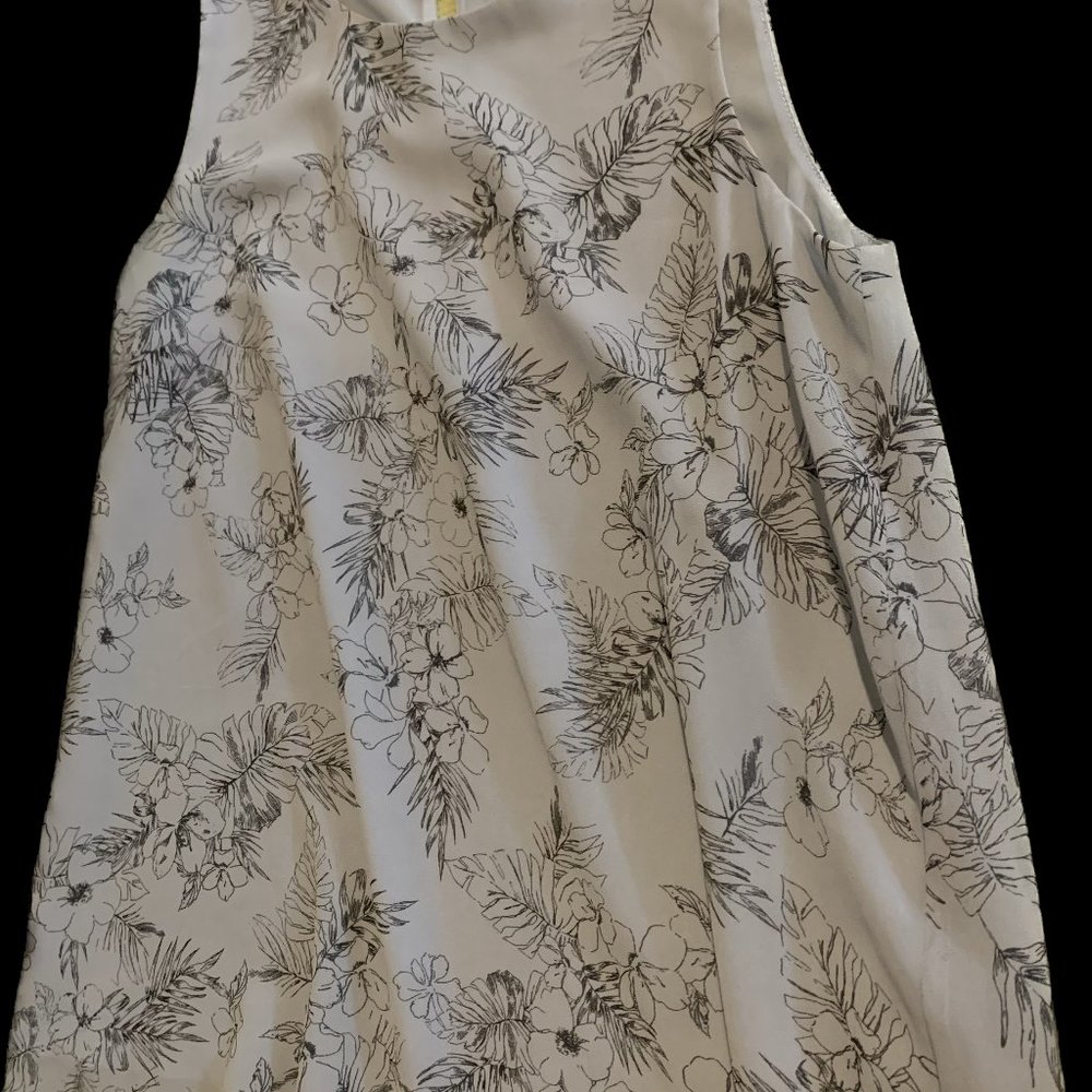 Pleione Women's Tan Blue Black Floral V-Neck Lined Top, S small 009